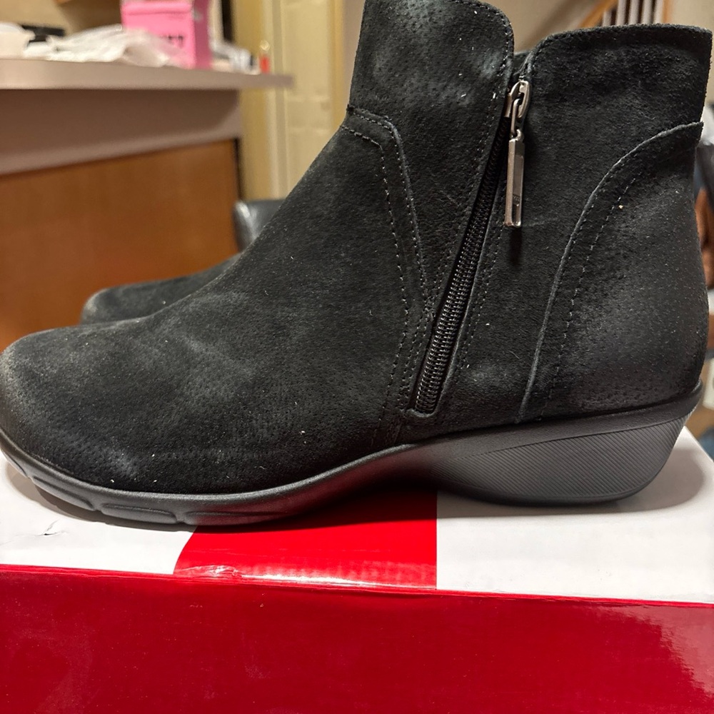 Propet Waverly is Black Suede Women’s Shortie Boots size 11 BNIB - Picture 3 of 14